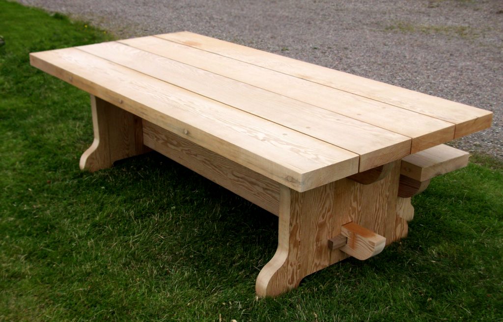 Tradtional banquet table solid wood medieval style